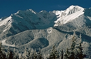 Tatry, zima, panorama z Glodowki, Dolina Waksmundzka otoczona przez Woloszyn i Koszysta, w dole Gesia Szyja i Rusinowa Polana.